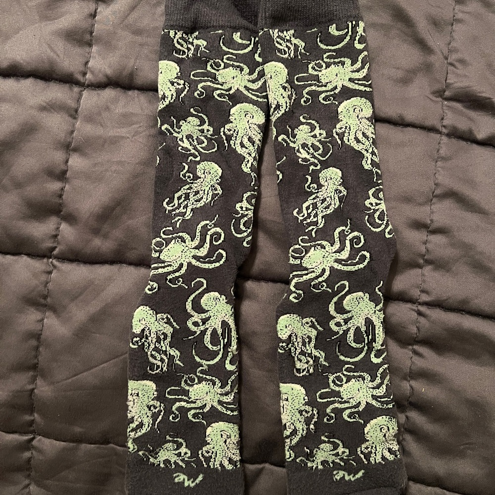 MeUndies Black and Green Octopus Socks